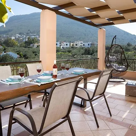 Celestia House Kokkino Chorio