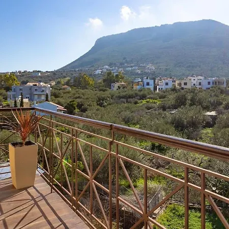 Celestia House Kokkino Chorio