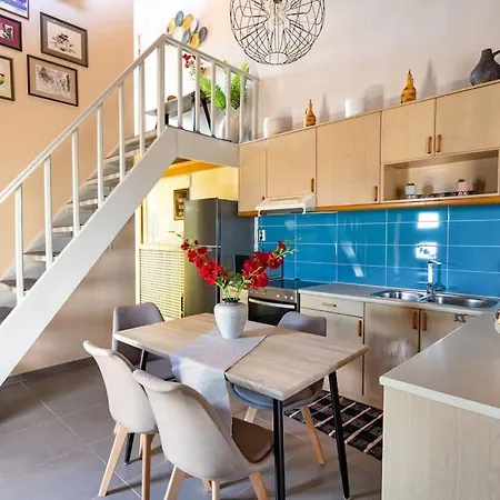 Celestia House Kokkino Chorio